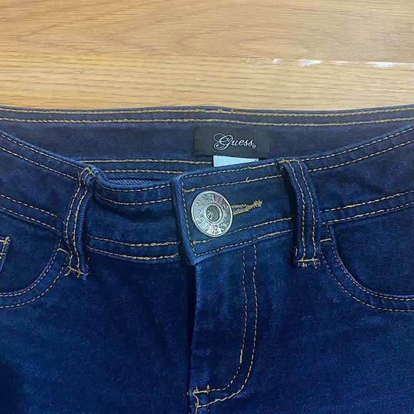 GUESS Skinny Jeans - Picture 3 of 5